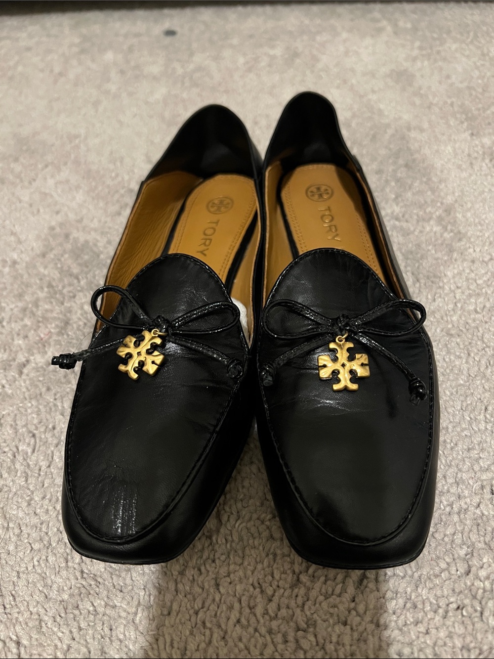 Tory Burch Black Leather Bow Loafers with Gold Emblem Size 5M
